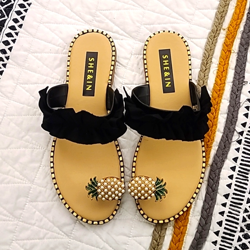 Black Sandles
